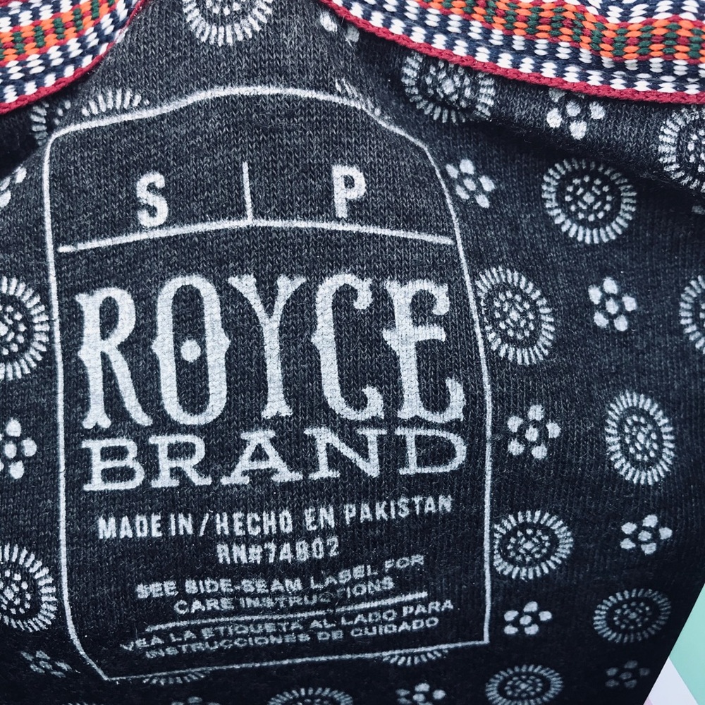 Royce Brand Women’s Sm Pullover Christmas Sweater - Picture 4 of 9